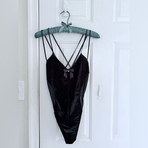 VTG California Dynasty Black Velvet Strappy Bodysuit Size L - Picture 3 of 14